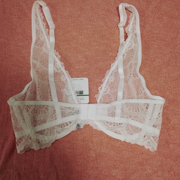 Free People bra lace plunge 32d tag removed - Picture 2 of 3